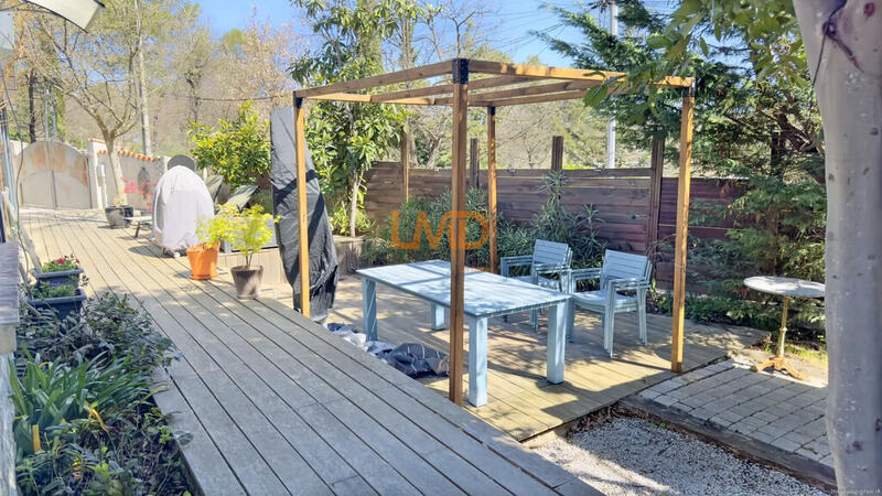 Villa - 223 m² - 9 pièces