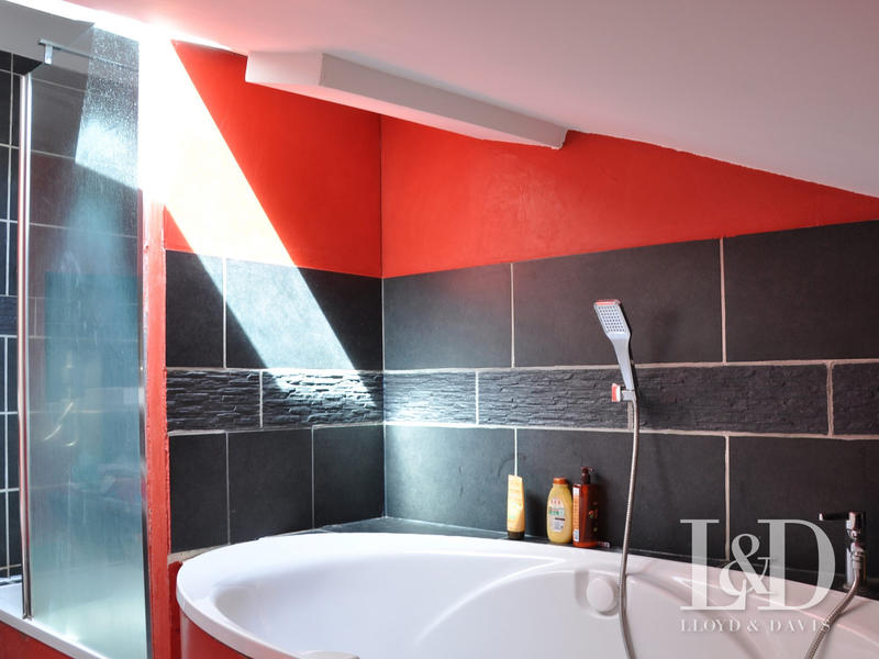 Maison - 200 m² - 6 pièces