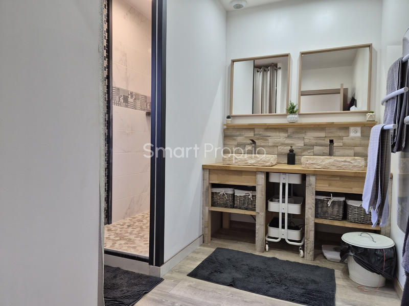 Maison - 140 m² - 5 pièces