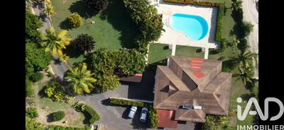 Maison - 246 m² - 10 pièces