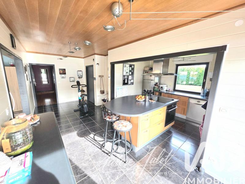 Maison - 186 m² - 8 pièces