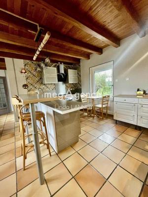 Maison - 330 m² - 16 pièces