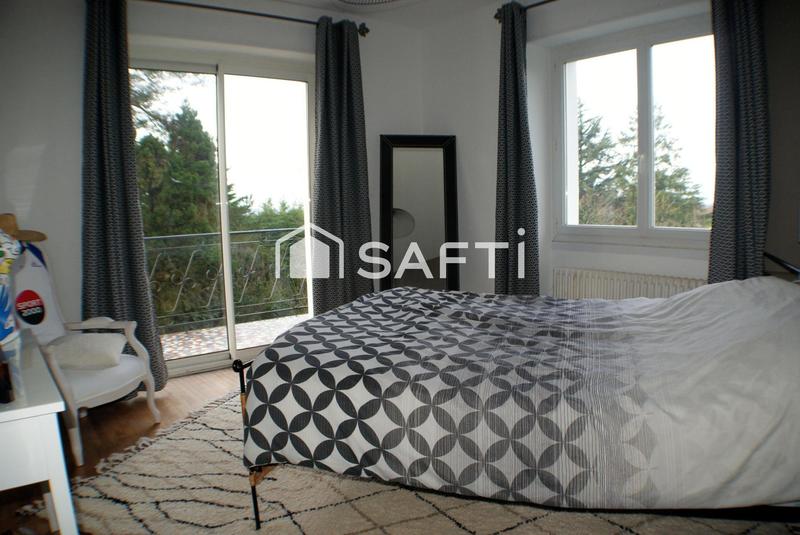 Maison - 167 m² - 8 pièces