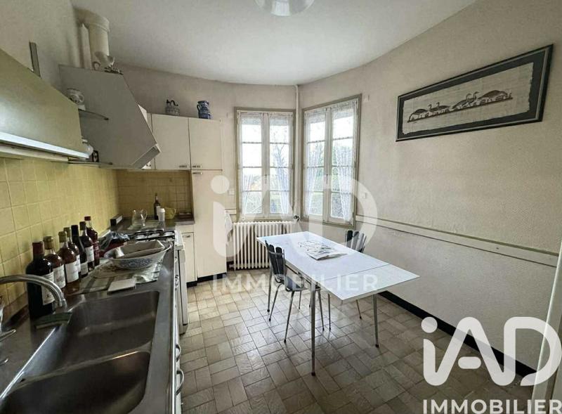 Maison - 250 m² - 8 pièces