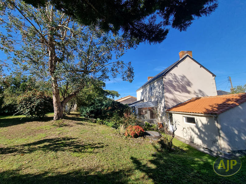 Maison - 102 m² - 4 pièces