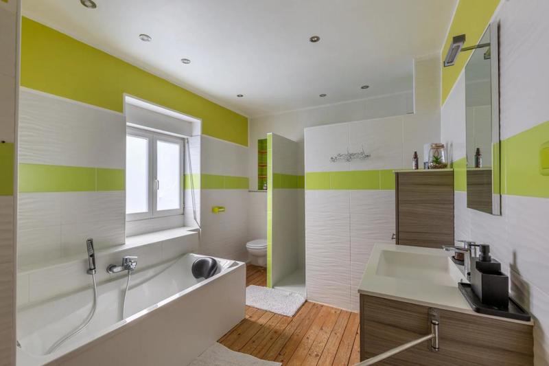 Maison - 237 m² - 7 pièces