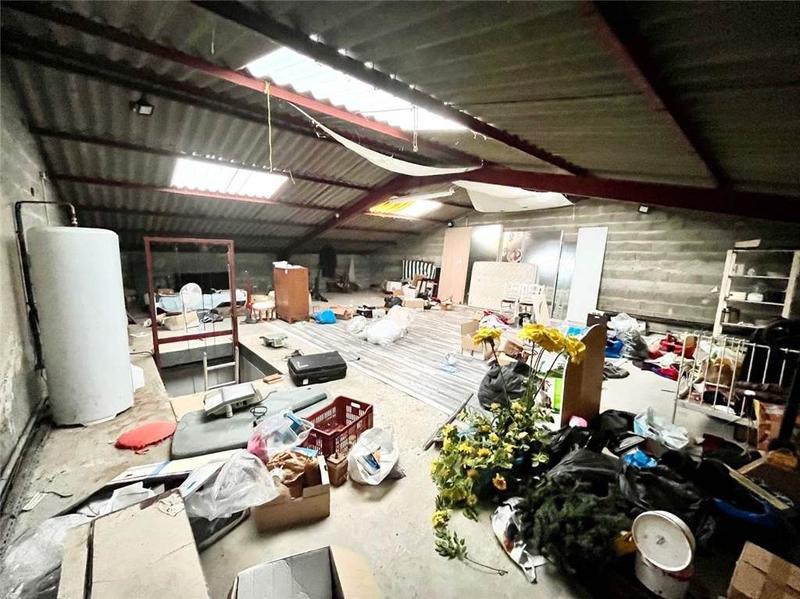 Local d'activités - 200 m² - 5 pièces