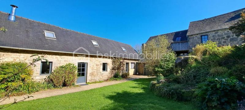 Demeure - 200 m² - 8 pièces