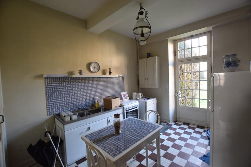 Propriété - 252 m² - 10 pièces