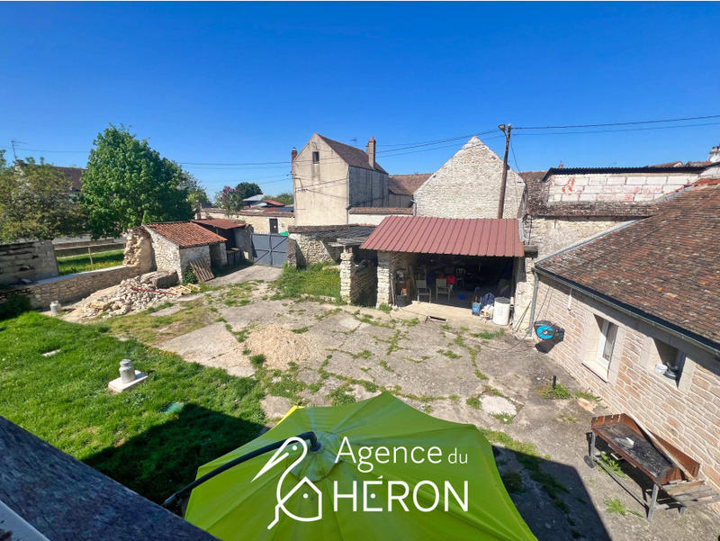 Maison - 104 m² - 4 pièces