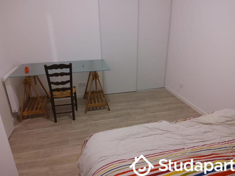 Chambre - 12 m² - 1 pièce