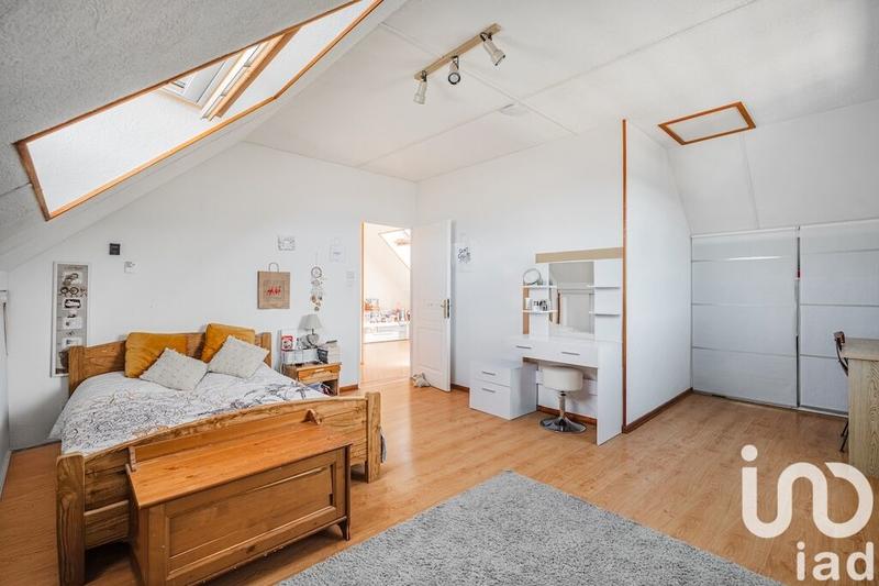 Maison - 210 m² - 5 pièces