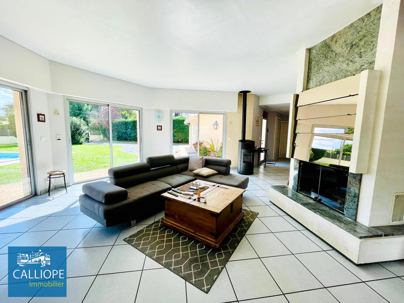 Maison - 166 m² - 7 pièces