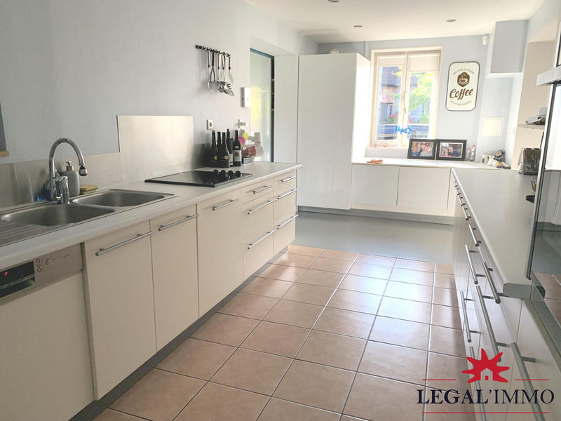 Maison traditionnelle - 187 m² - 7 pièces