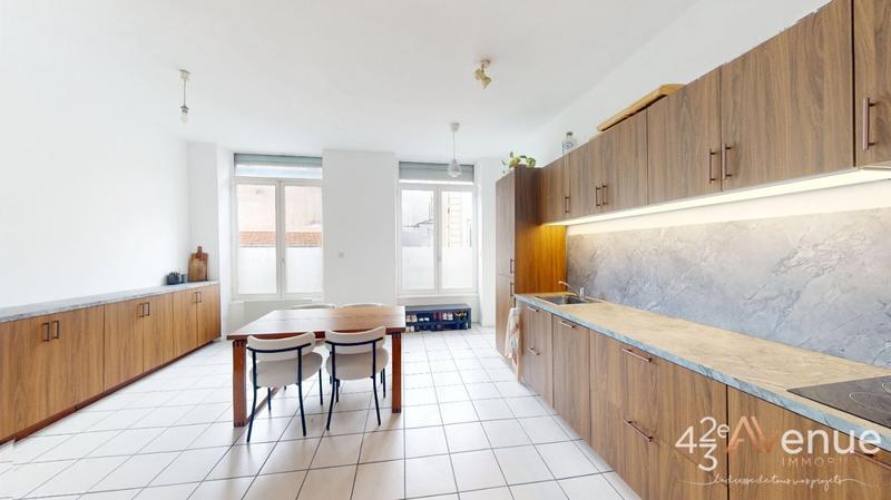 Appartement - 100 m² - 5 pièces