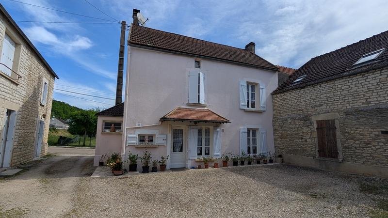 Maison de village - 123 m² - 8 pièces