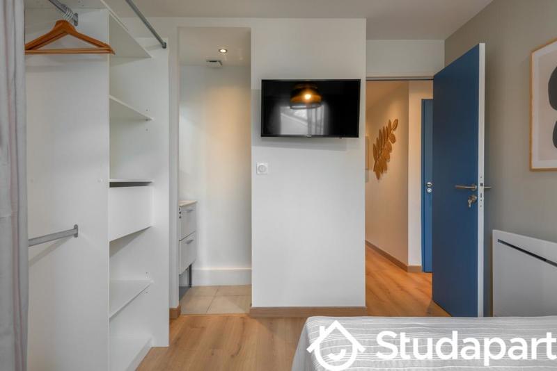 Chambre - 11 m² - 1 pièce