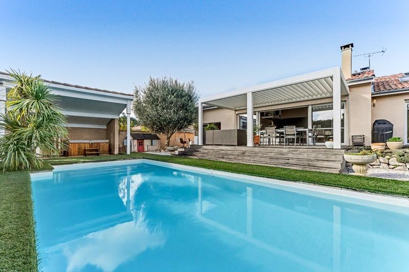 Maison - 211 m² - 5 pièces