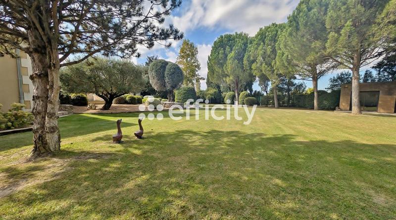 Villa - 300 m² - 7 pièces