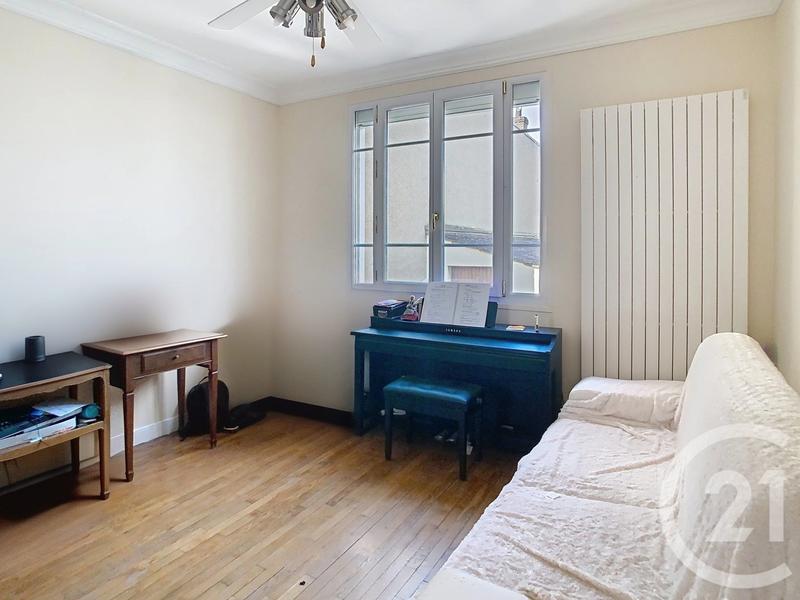 Maison - 180 m² - 8 pièces