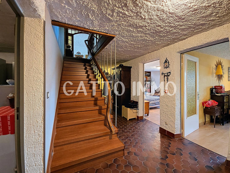 Maison - 200 m² - 8 pièces