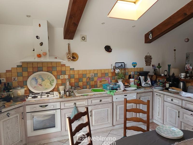 Maison - 240 m² - 8 pièces