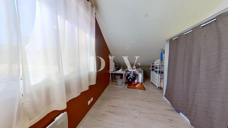 Maison - 170 m² - 9 pièces