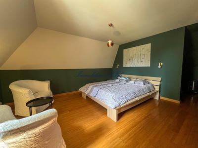 Maison - 241 m² - 8 pièces