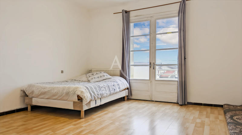 Maison - 255 m² - 8 pièces