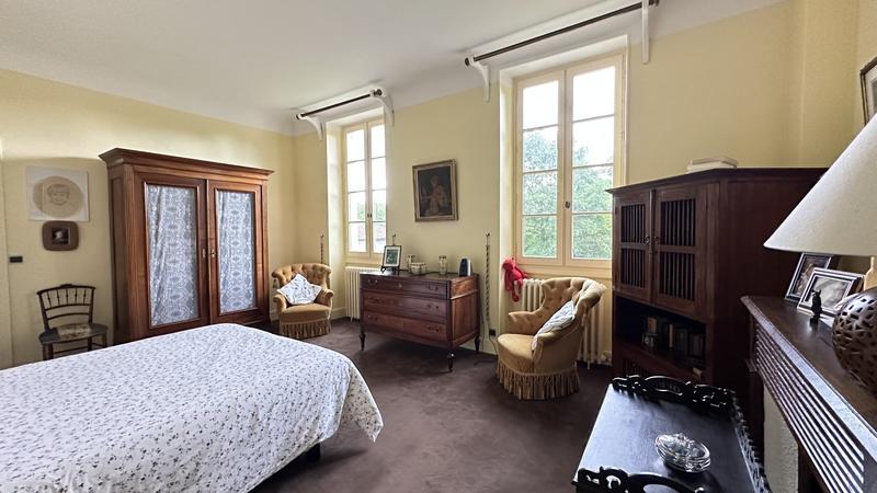 Maison de maîtres - 390 m² - 13 pièces