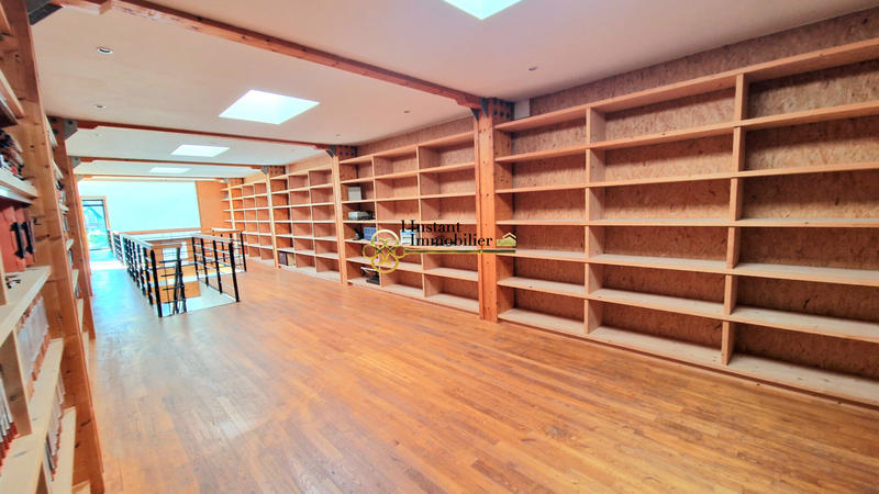 Local d'activités - 209 m² - 7 pièces