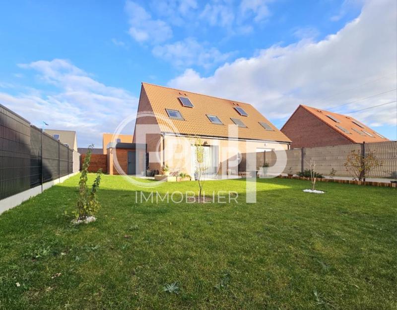 Maison - 95 m² - 5 pièces