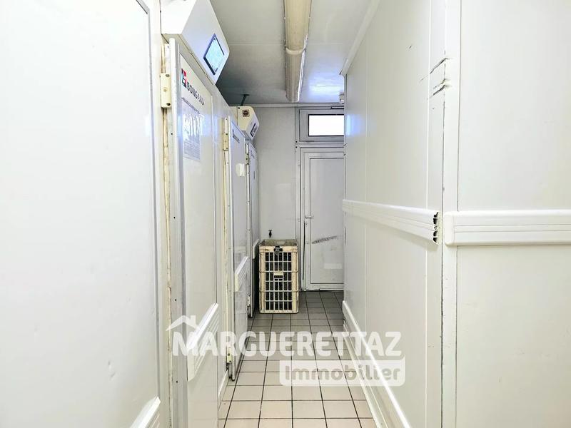 Local commercial - 170 m² - 170 pièces