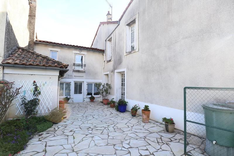 Maison de ville - 182 m² - 9 pièces