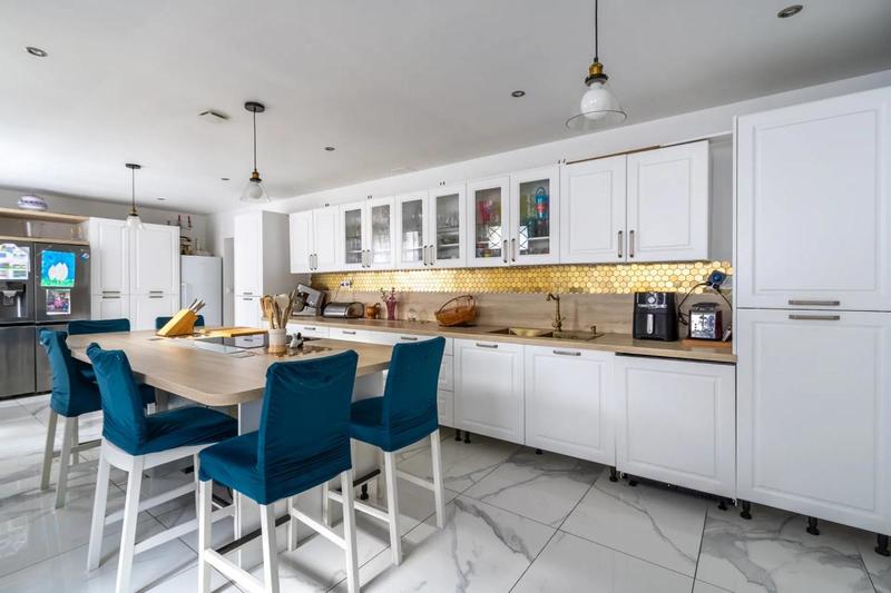 Maison - 97 m² - 6 pièces