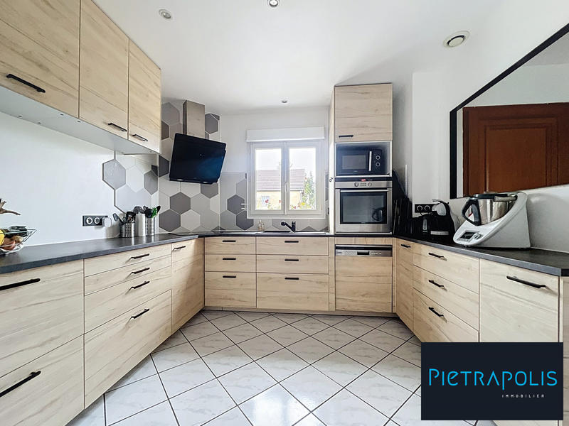 Maison - 93 m² - 4 pièces