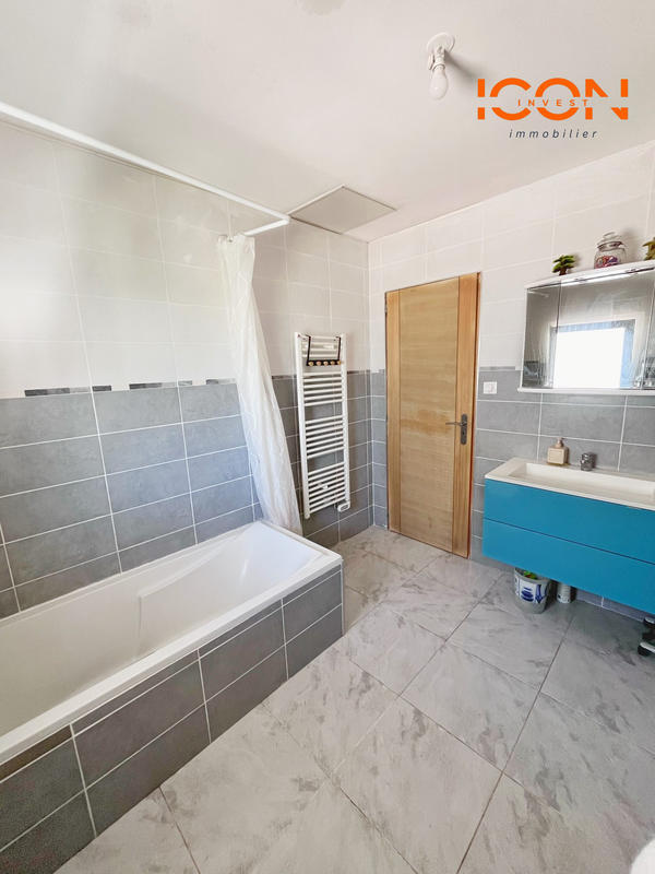 Maison contemporaine - 135 m² - 7 pièces