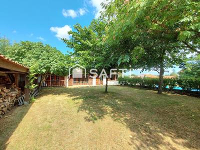 Maison - 225 m² - 8 pièces