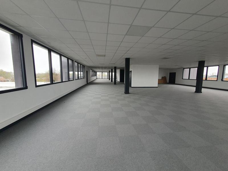 Bureau - 580 m²