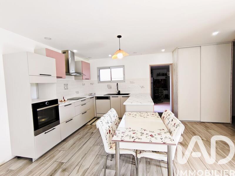 Maison - 140 m² - 5 pièces