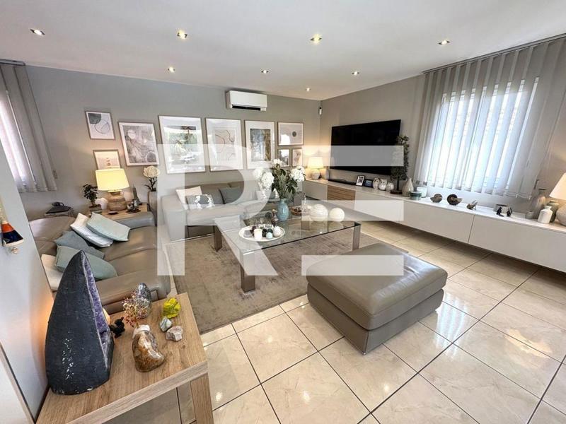 Villa - 165 m² - 6 pièces