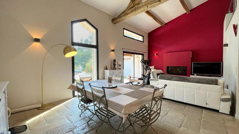 Propriété - 246 m² - 8 pièces