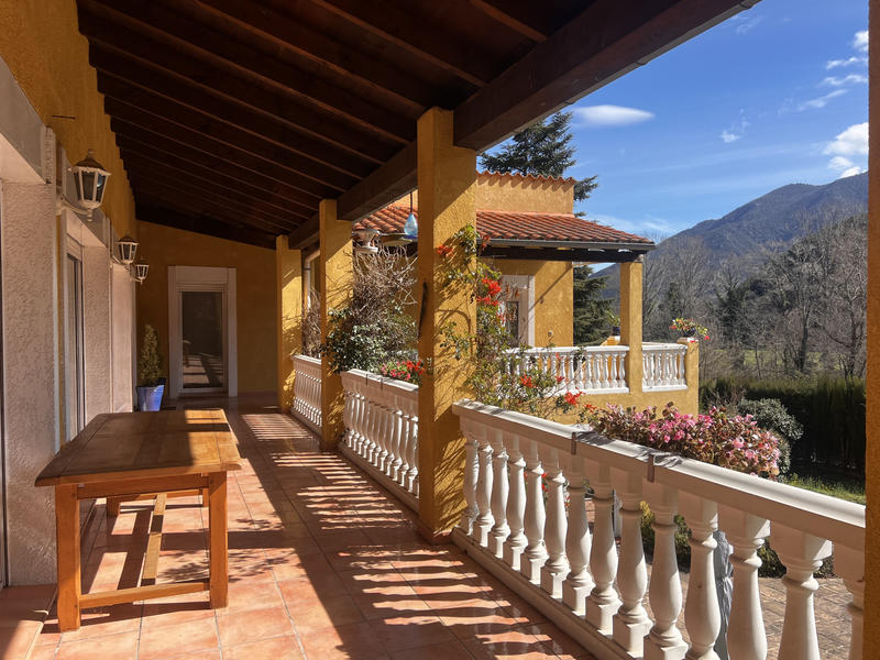 Maison - 310 m² - 5 pièces