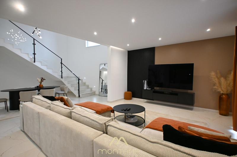 Villa - 200 m² - 6 pièces