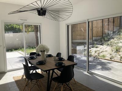 Villa - 166 m² - 6 pièces