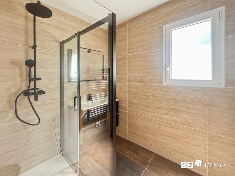 Maison - 110 m² - 4 pièces