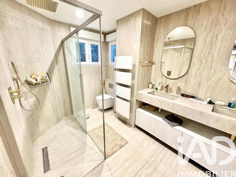 Maison - 213 m² - 5 pièces