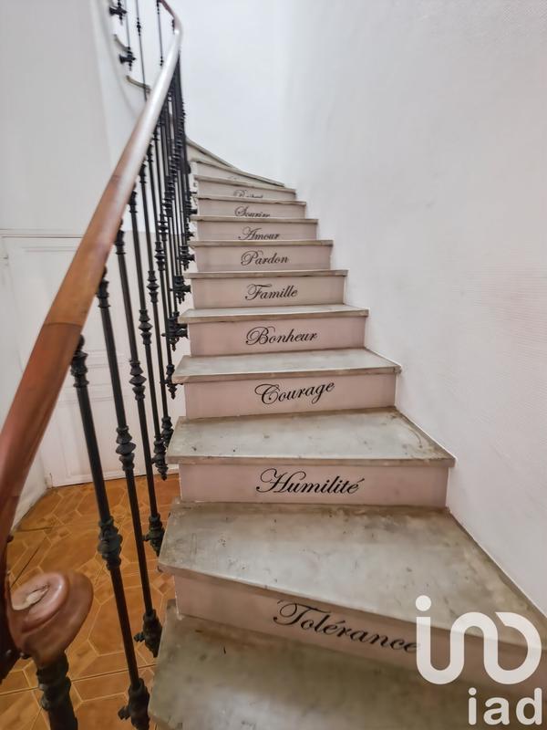 Maison - 213 m² - 7 pièces