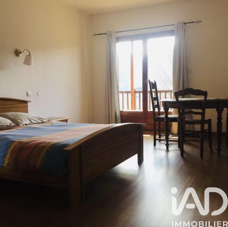 Maison - 440 m² - 9 pièces