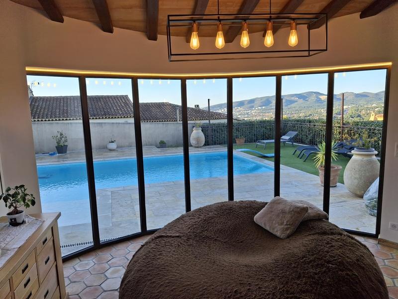 Maison - 212 m² - 8 pièces